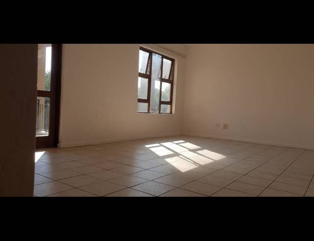 2 BEDROOM APARTMENT TO LET IN LONEHILL